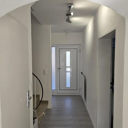度假居 Charmantes Haus Mit Eigenem Garten 基姆湖畔普林