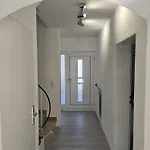 Дом отдыха Charmantes Haus Mit Eigenem Garten Прин-ам-Кимзее