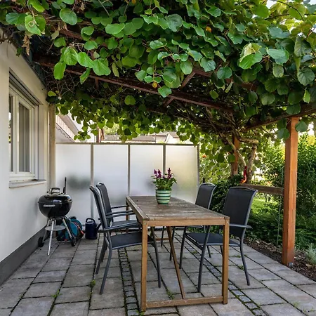 Nyaraló Charmantes Haus Mit Eigenem Garten