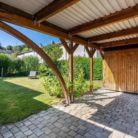 Nyaraló Charmantes Haus Mit Eigenem Garten